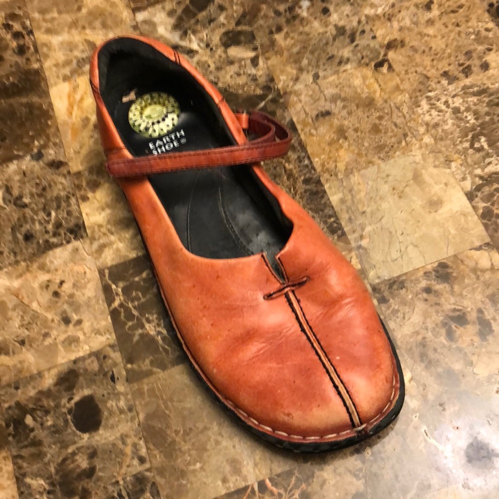 Earth shoes